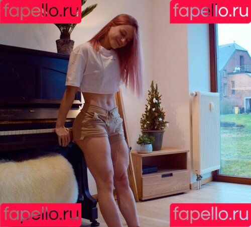 Aline Dessine Onlyfans Photo Gallery 