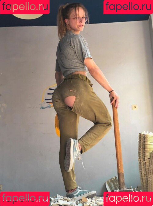 Aline Dessine Onlyfans Photo Gallery 