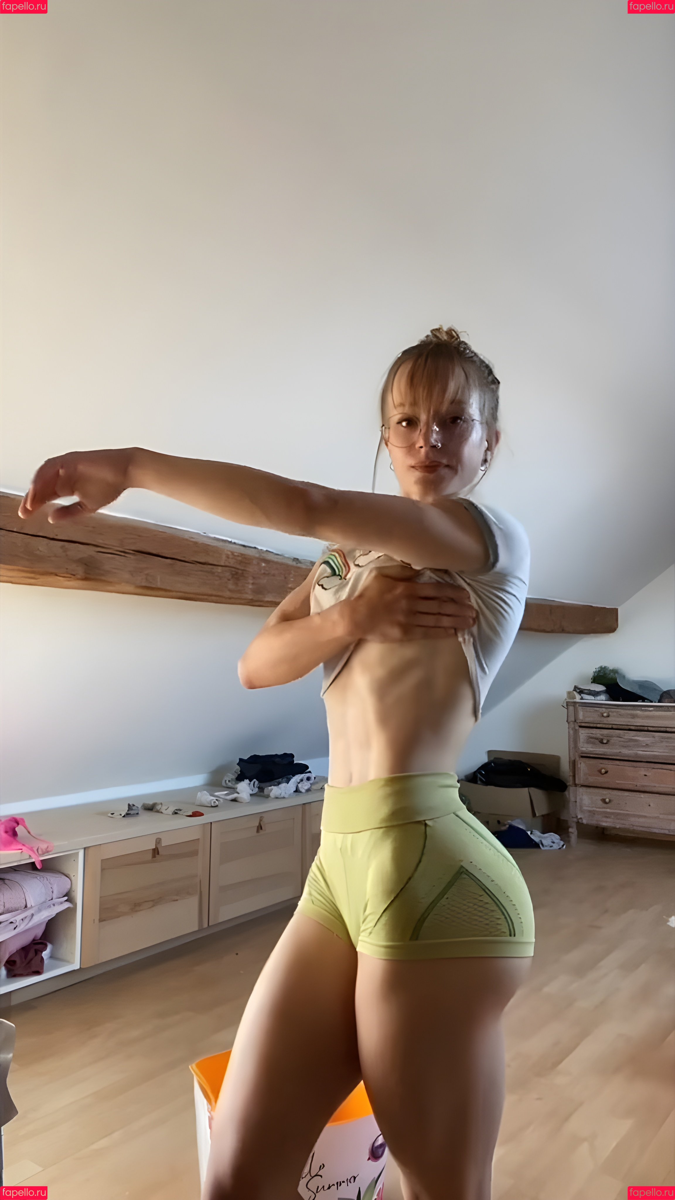 Aline Dessine Onlyfans Photo Gallery 