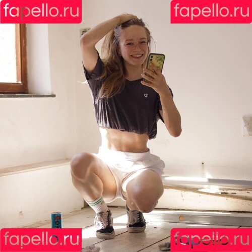 Aline Dessine Onlyfans Photo Gallery 