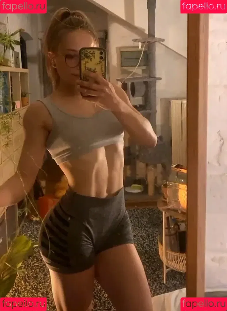 Aline Dessine Onlyfans Photo Gallery 
