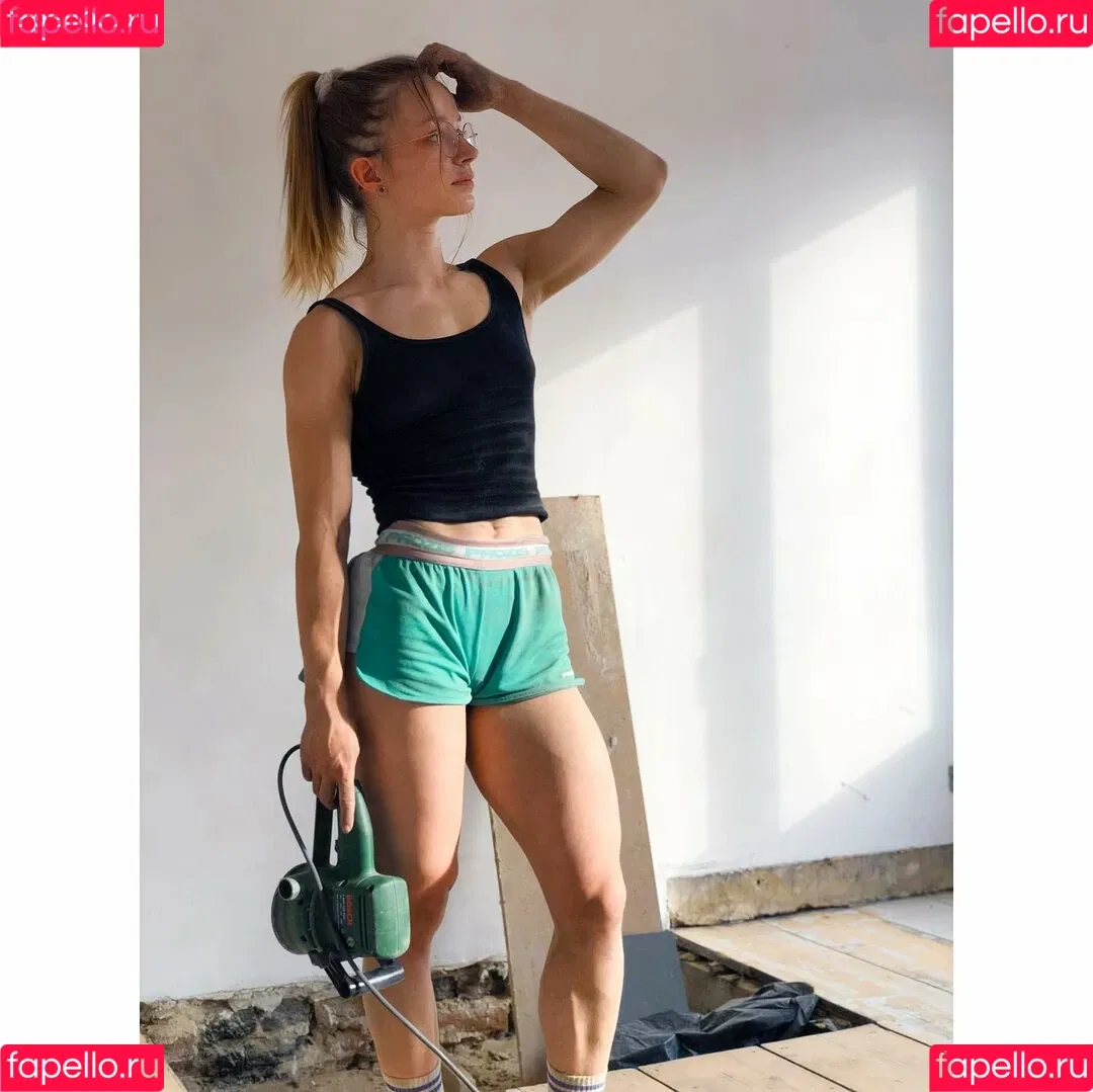 Aline Dessine Onlyfans Photo Gallery 