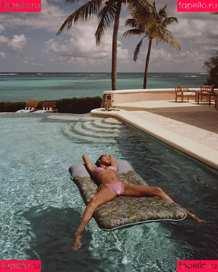 Lais Ribeiro Onlyfans Photo Gallery 