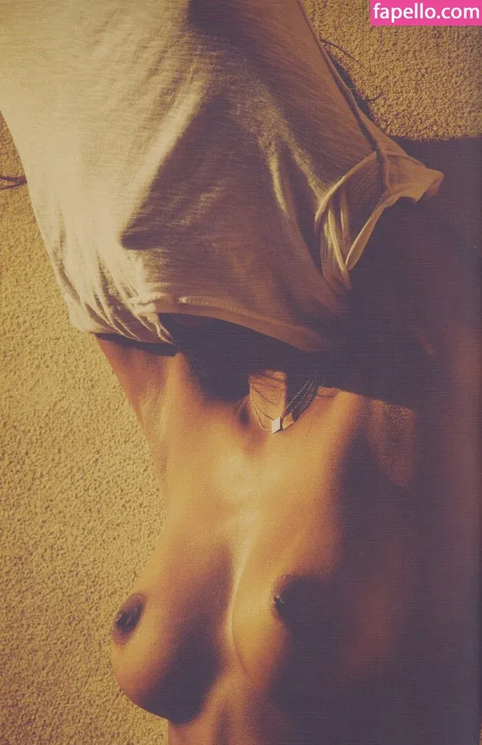 Lais Ribeiro Onlyfans Photo Gallery 