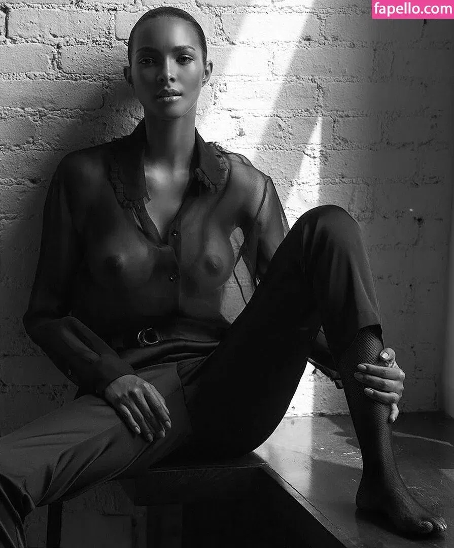 Lais Ribeiro Onlyfans Photo Gallery 