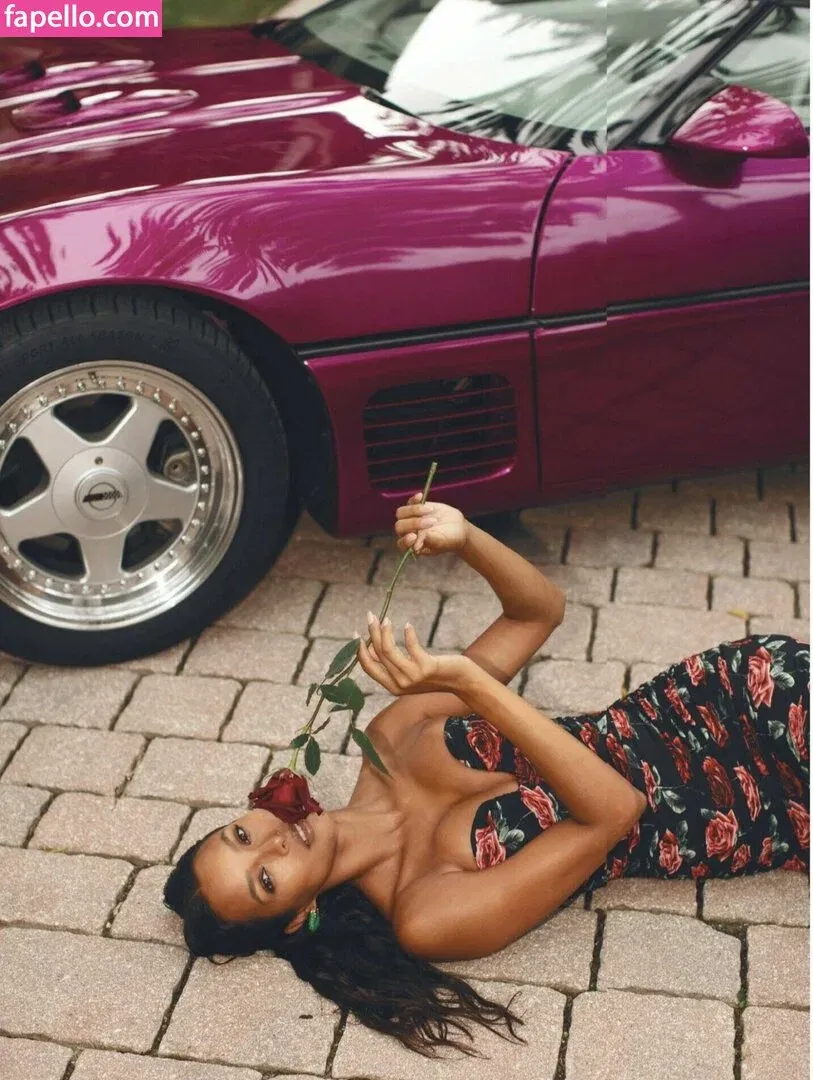 Lais Ribeiro Onlyfans Photo Gallery 