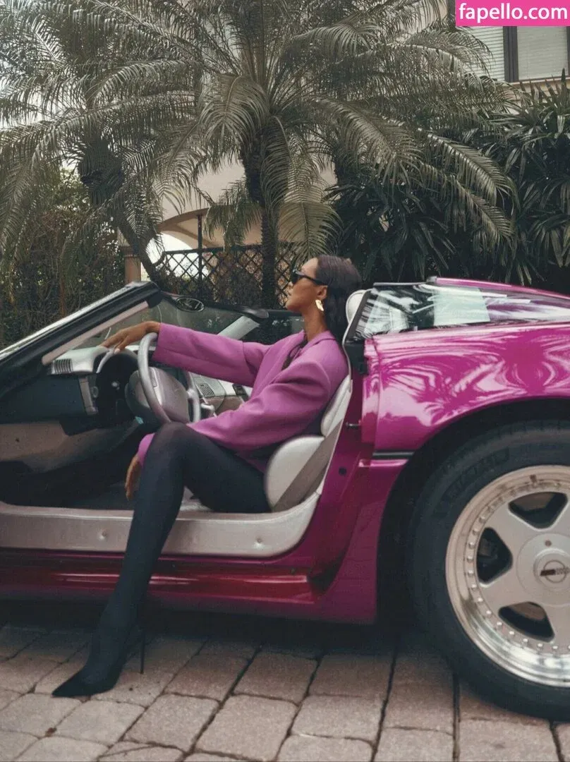 Lais Ribeiro Onlyfans Photo Gallery 