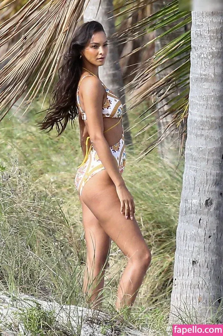 Lais Ribeiro Onlyfans Photo Gallery 