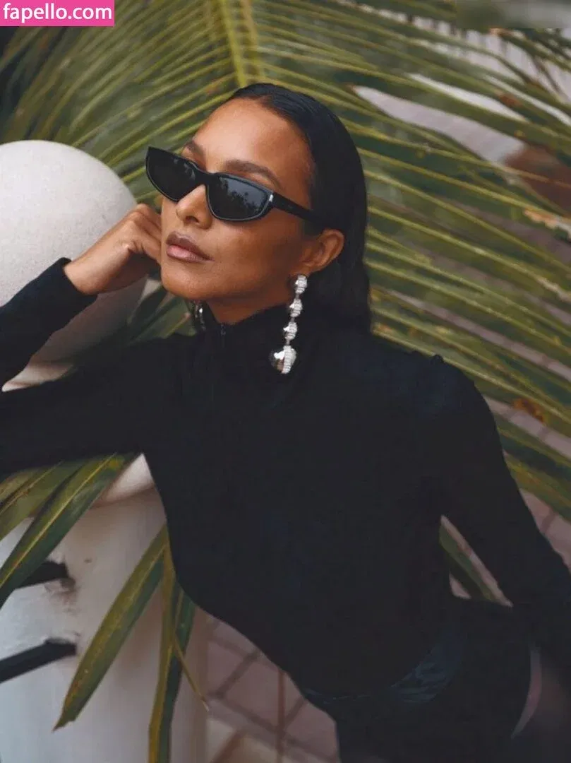 Lais Ribeiro Onlyfans Photo Gallery 