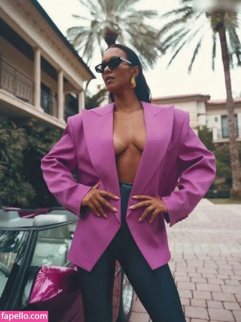 Lais Ribeiro Onlyfans Photo Gallery 