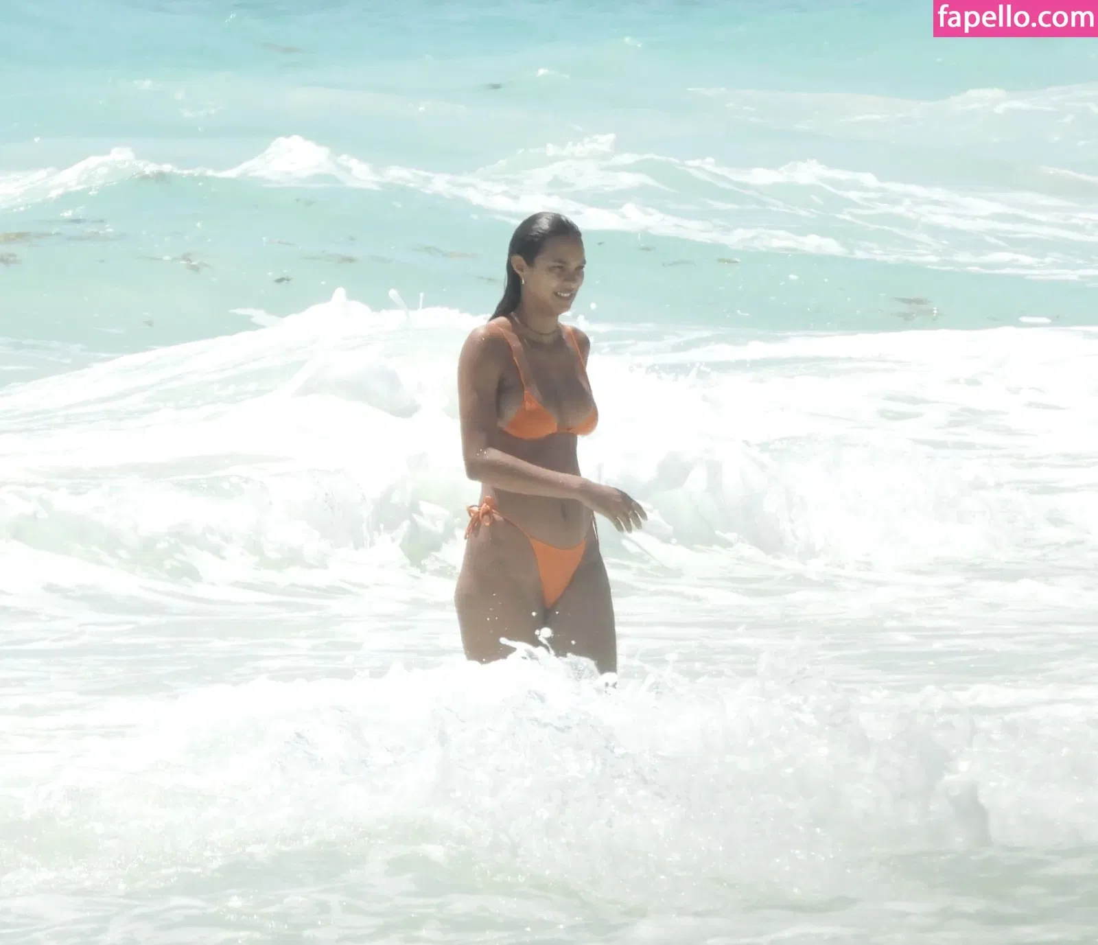 Lais Ribeiro Onlyfans Photo Gallery 