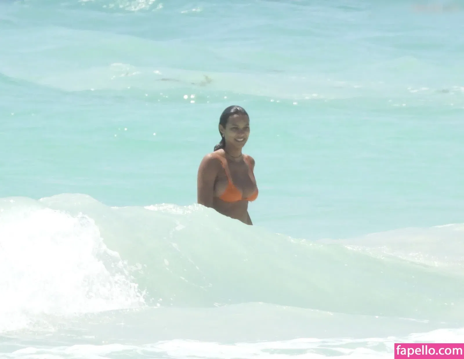 Lais Ribeiro Onlyfans Photo Gallery 