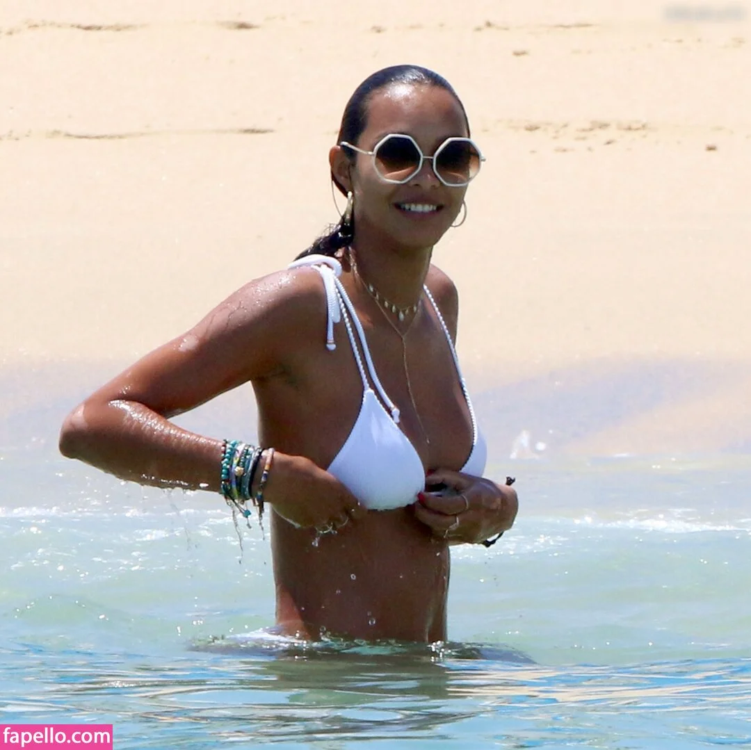 Lais Ribeiro Onlyfans Photo Gallery 