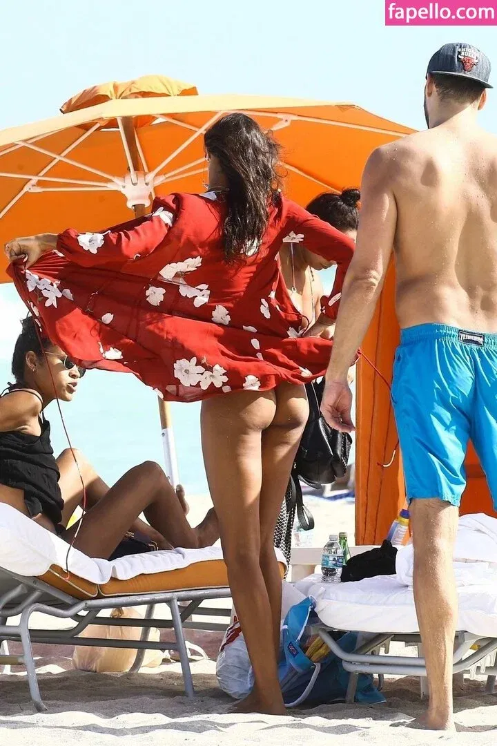 Lais Ribeiro Onlyfans Photo Gallery 