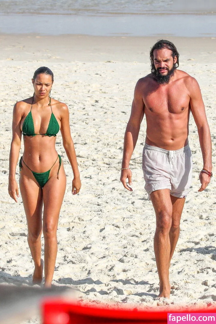 Lais Ribeiro Onlyfans Photo Gallery 