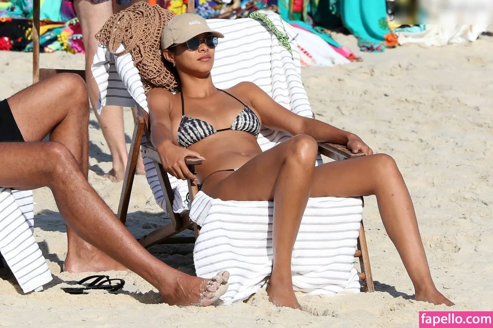 Lais Ribeiro Onlyfans Photo Gallery 