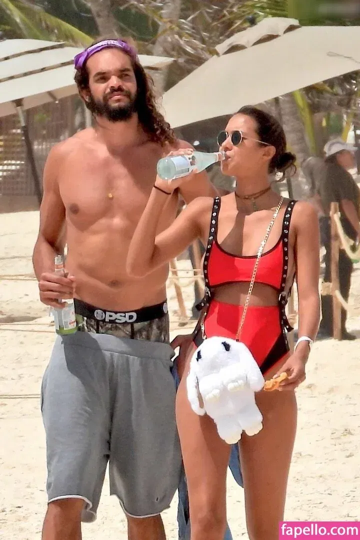 Lais Ribeiro Onlyfans Photo Gallery 