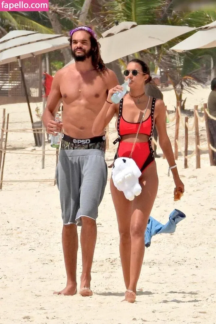 Lais Ribeiro Onlyfans Photo Gallery 