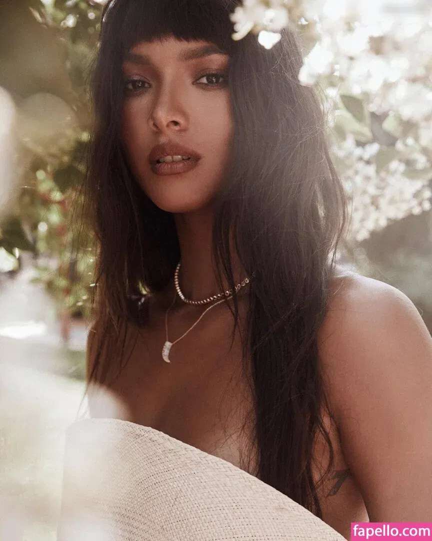 Lais Ribeiro Onlyfans Photo Gallery 