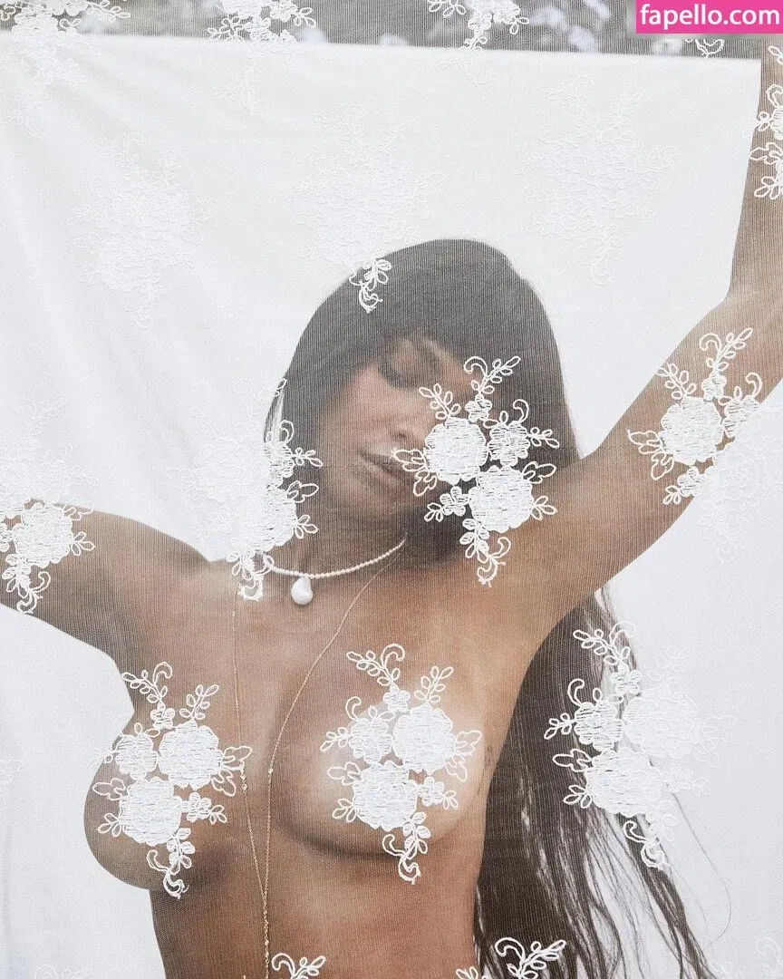 Lais Ribeiro Onlyfans Photo Gallery 