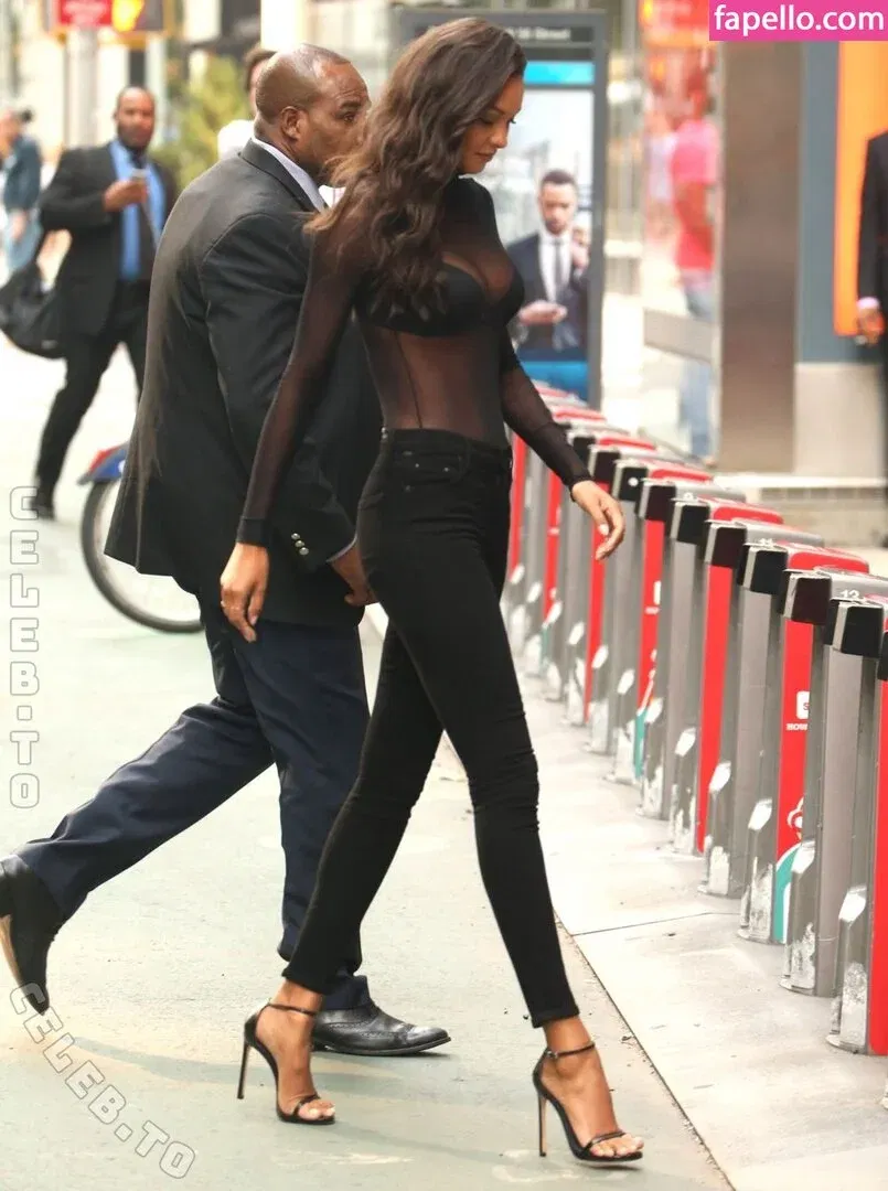 Lais Ribeiro Onlyfans Photo Gallery 