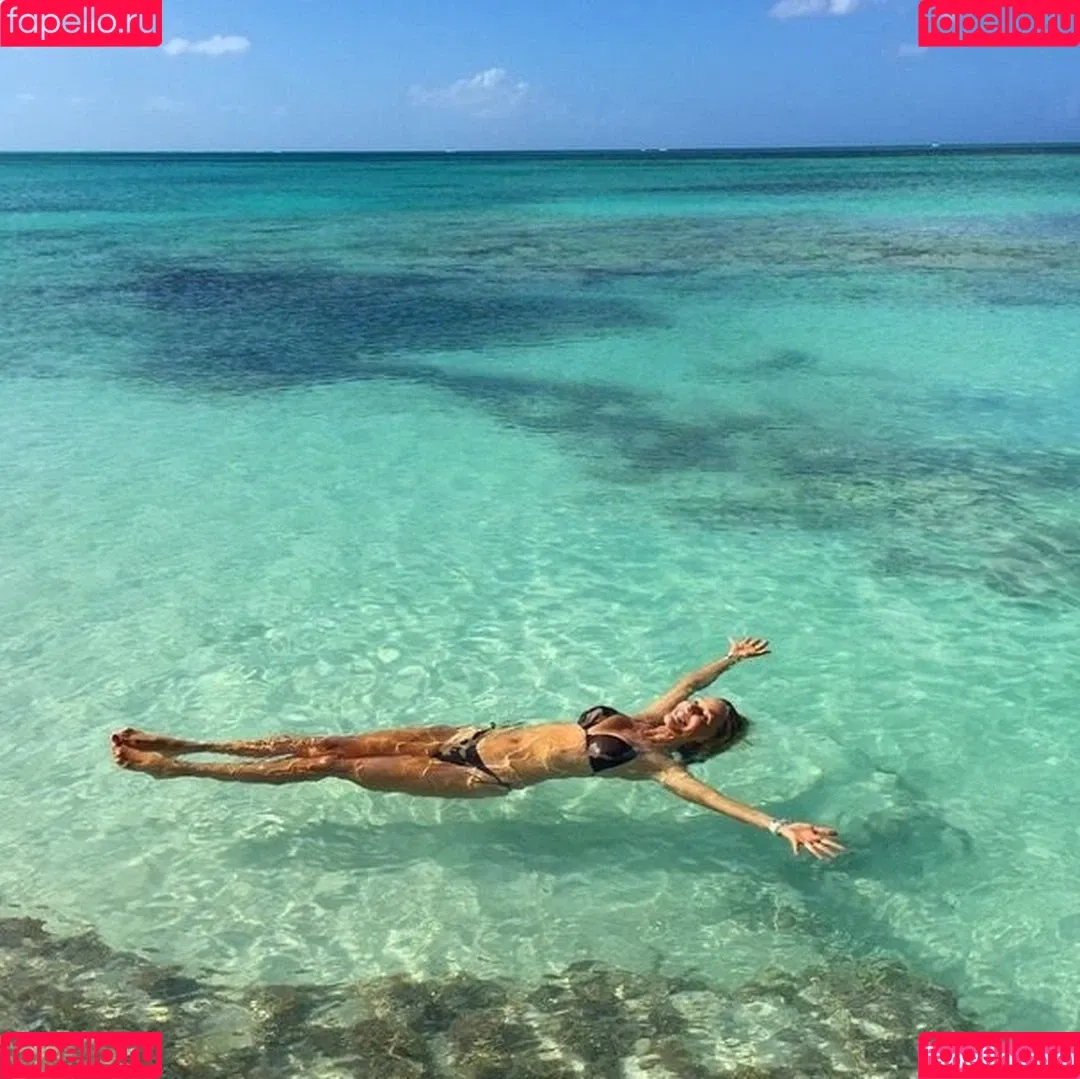 Christie Brinkley Onlyfans Photo Gallery 
