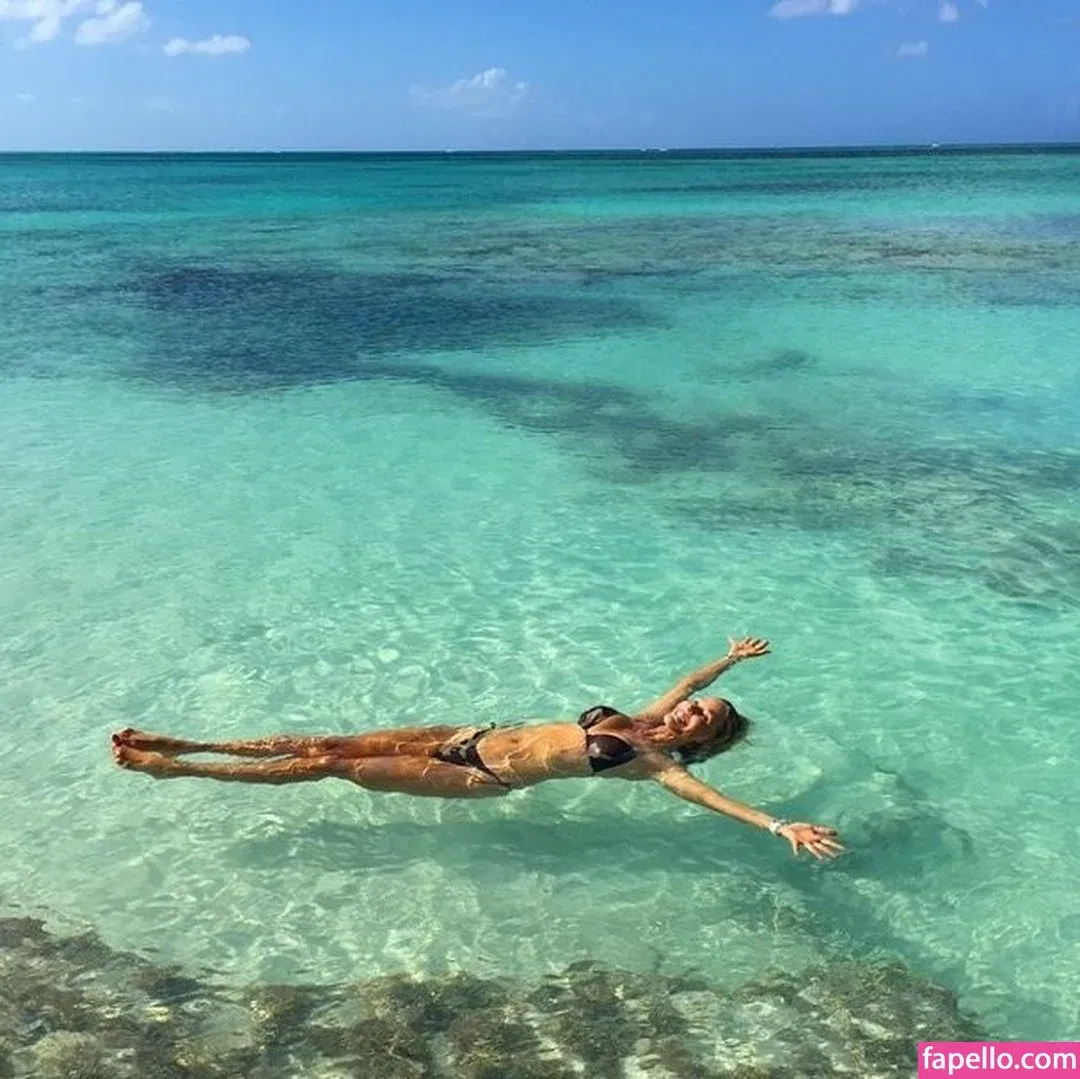 Christie Brinkley Onlyfans Photo Gallery 