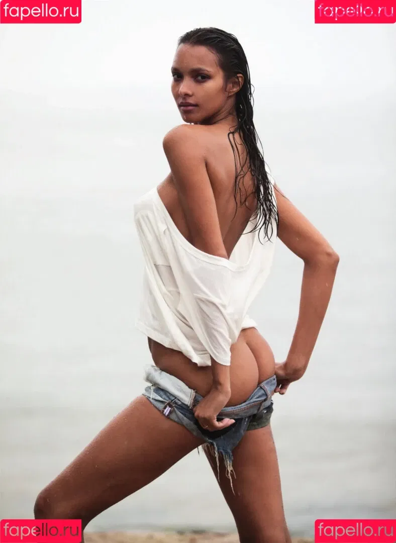 Lais Ribeiro Onlyfans Photo Gallery 