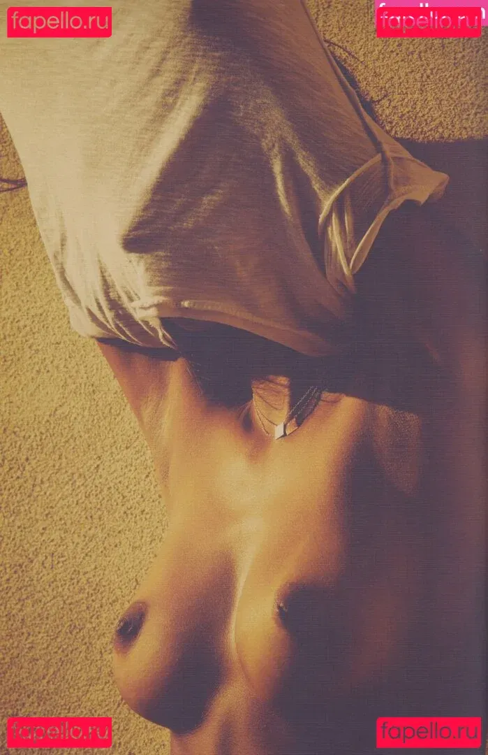 Lais Ribeiro Onlyfans Photo Gallery 