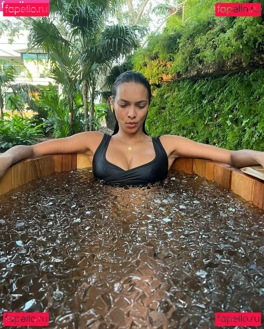 Lais Ribeiro Onlyfans Photo Gallery 