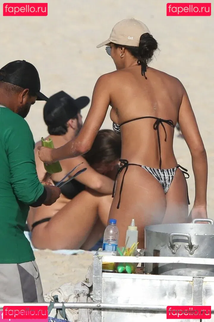 Lais Ribeiro Onlyfans Photo Gallery 