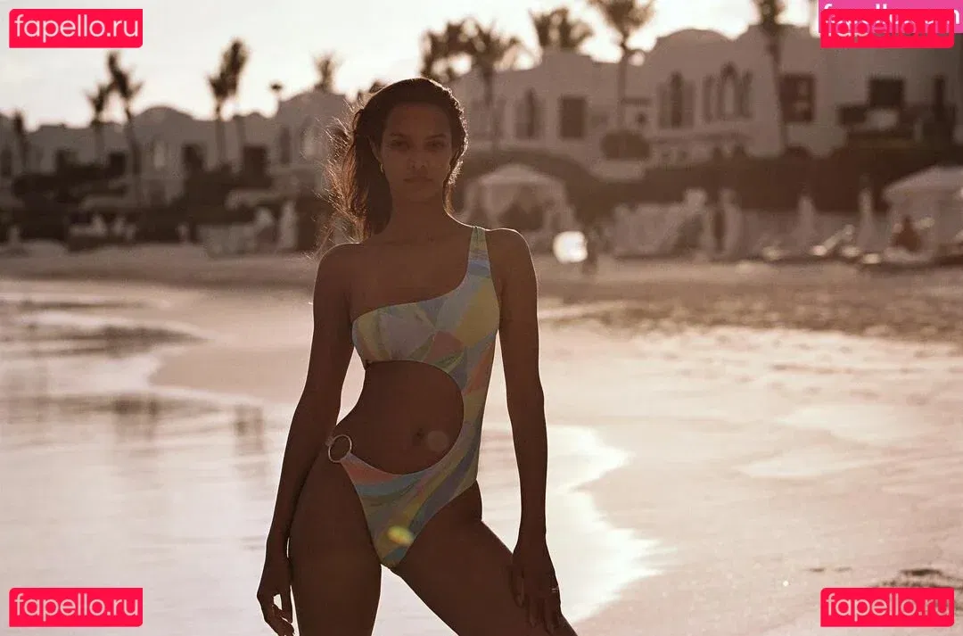 Lais Ribeiro Onlyfans Photo Gallery 
