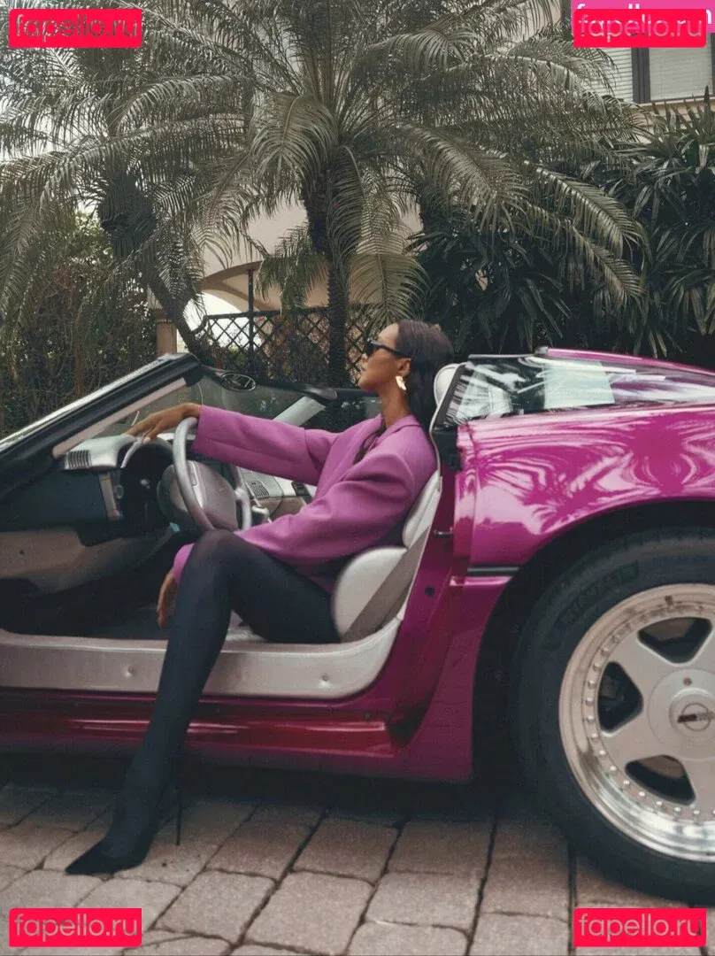 Lais Ribeiro Onlyfans Photo Gallery 