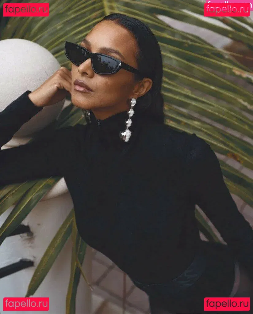 Lais Ribeiro Onlyfans Photo Gallery 