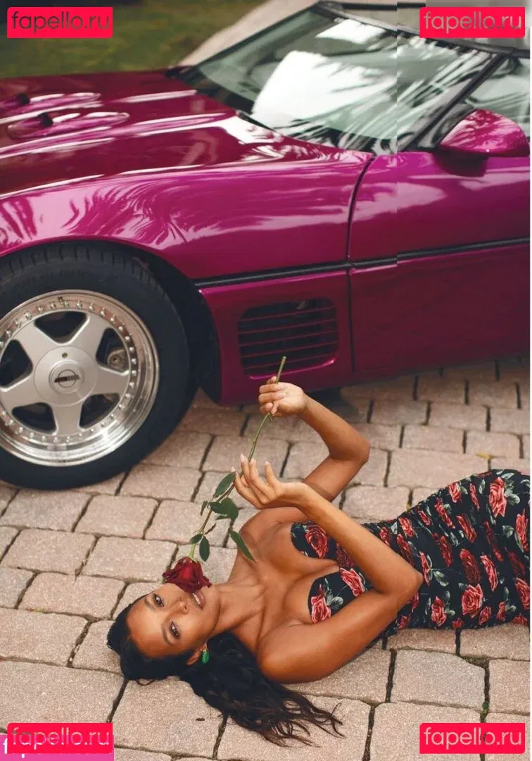 Lais Ribeiro Onlyfans Photo Gallery 