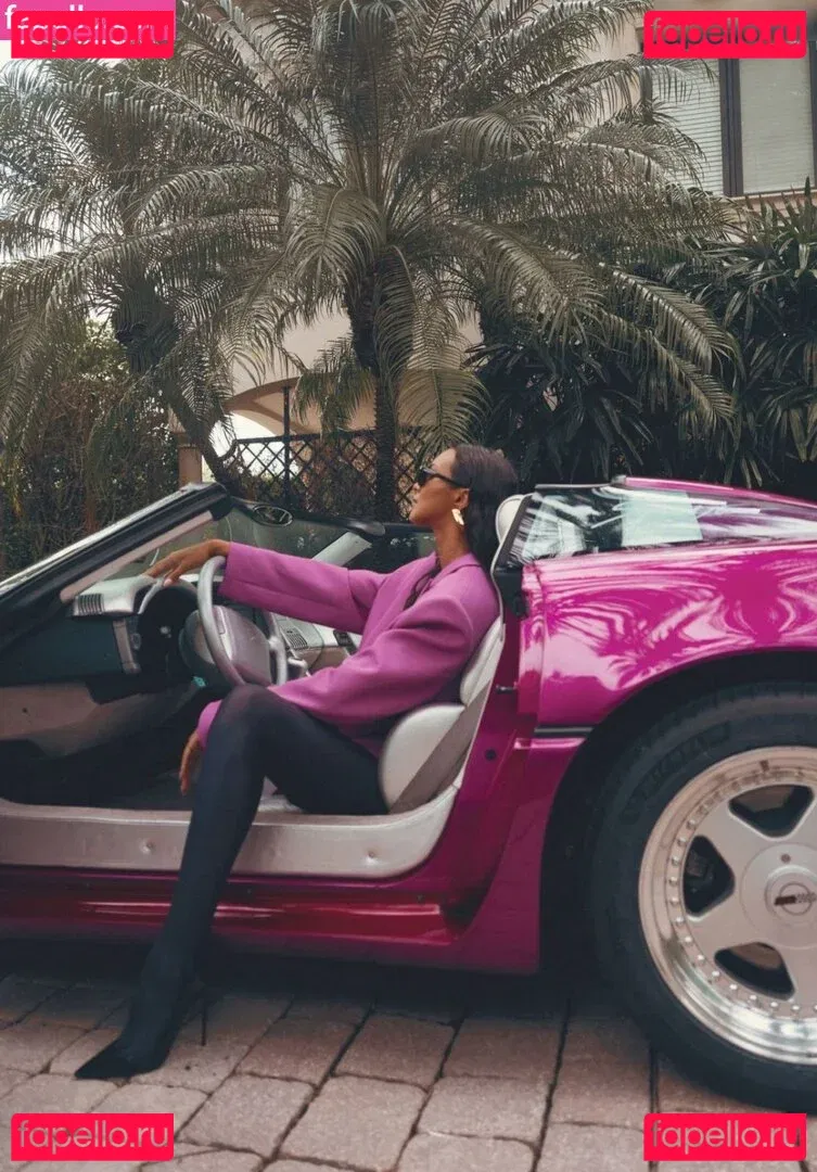 Lais Ribeiro Onlyfans Photo Gallery 