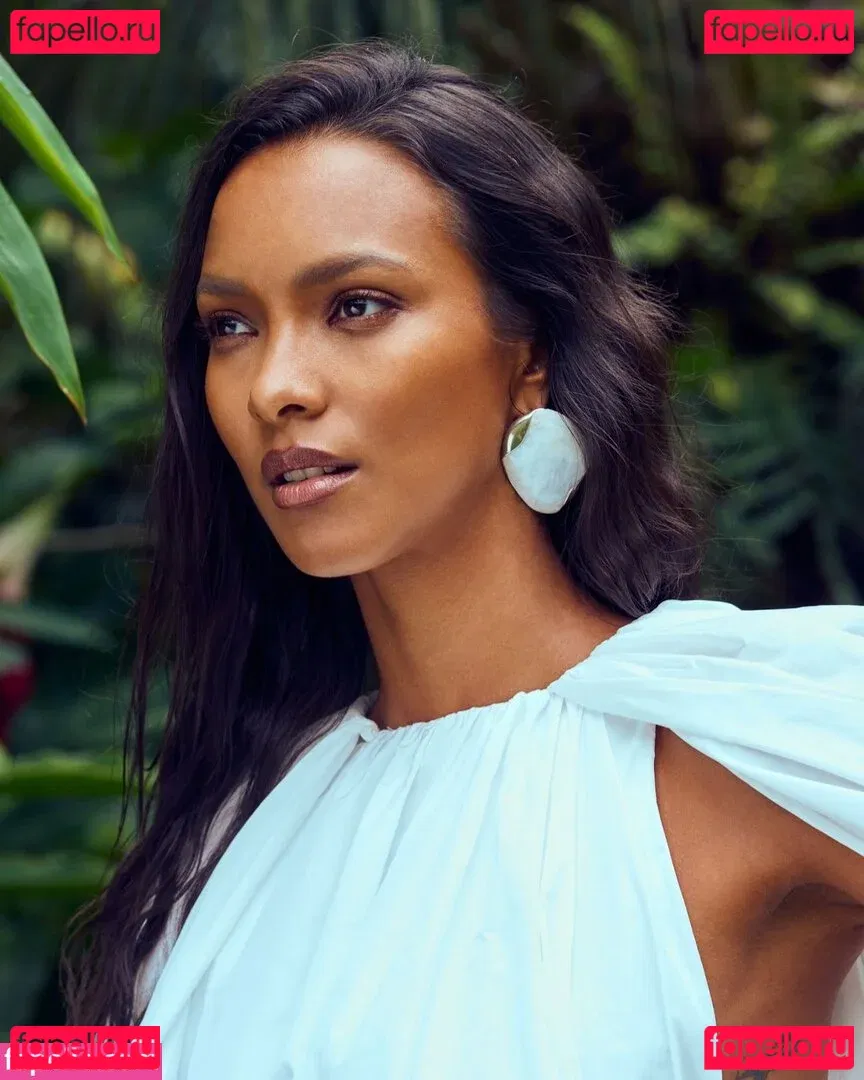 Lais Ribeiro Onlyfans Photo Gallery 