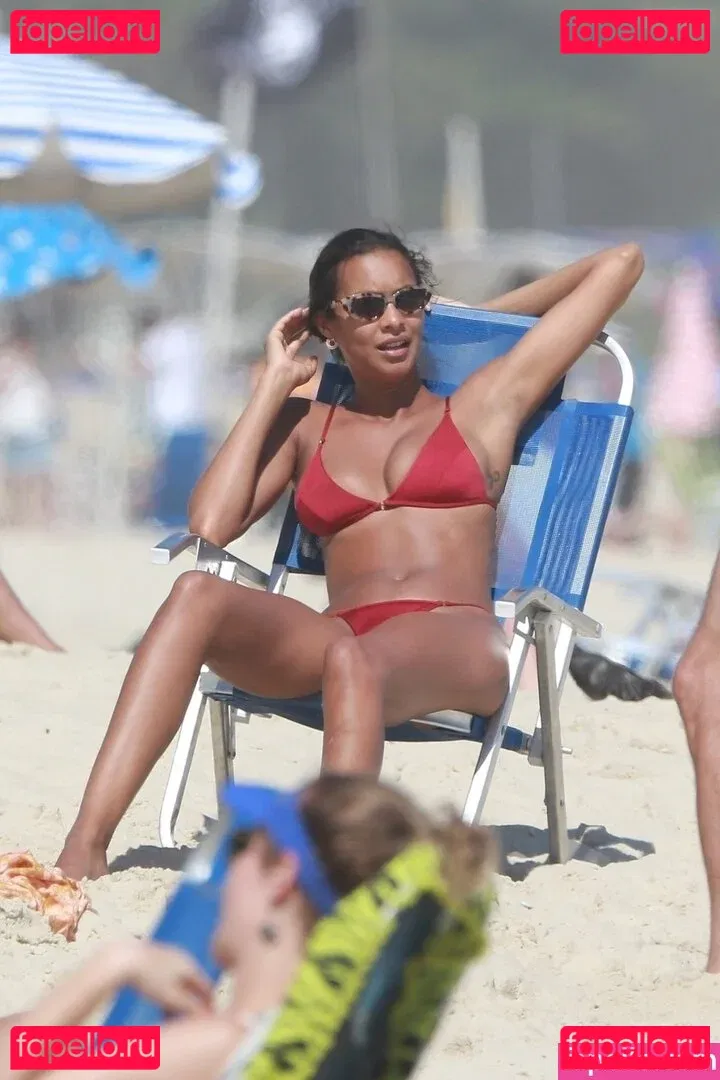 Lais Ribeiro Onlyfans Photo Gallery 