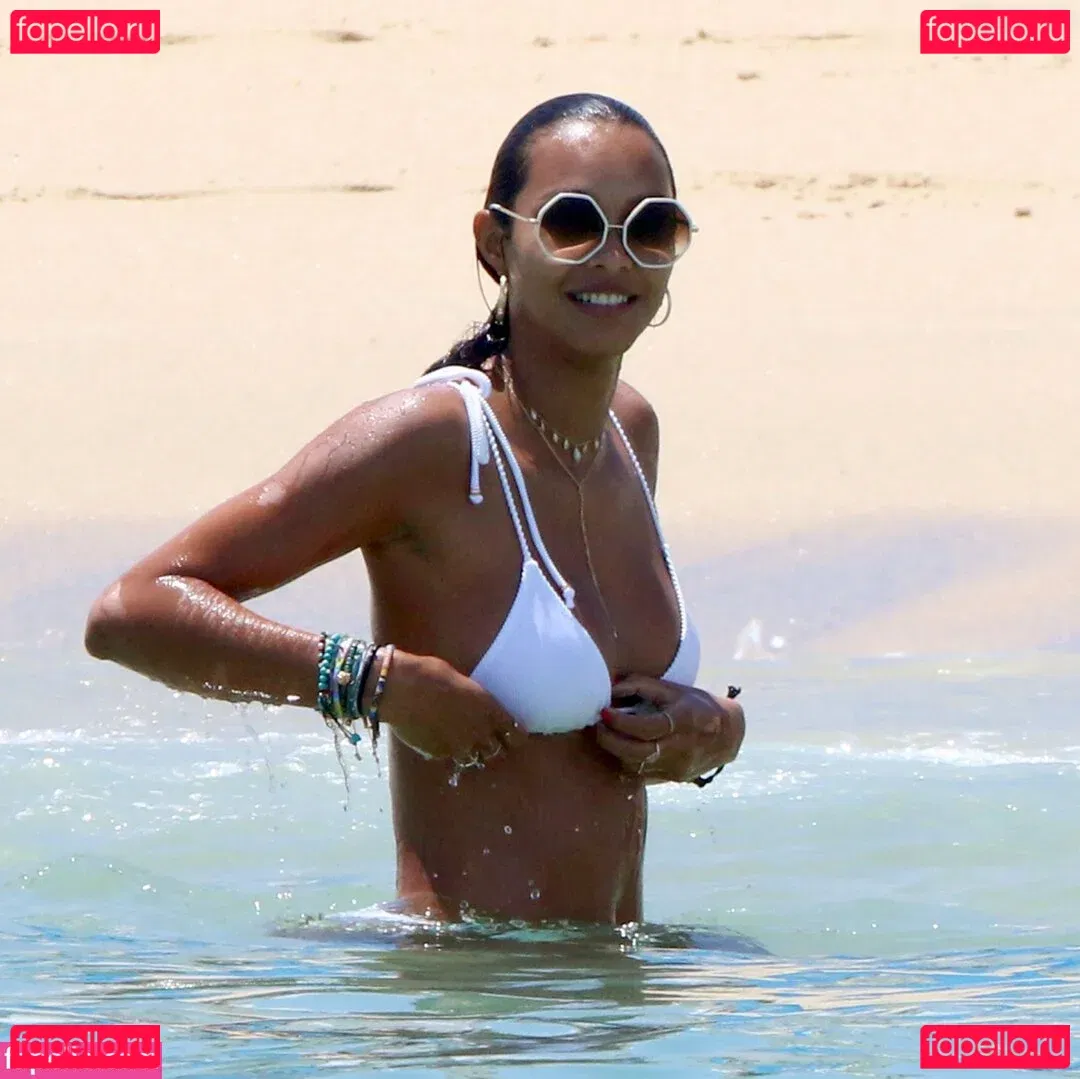 Lais Ribeiro Onlyfans Photo Gallery 