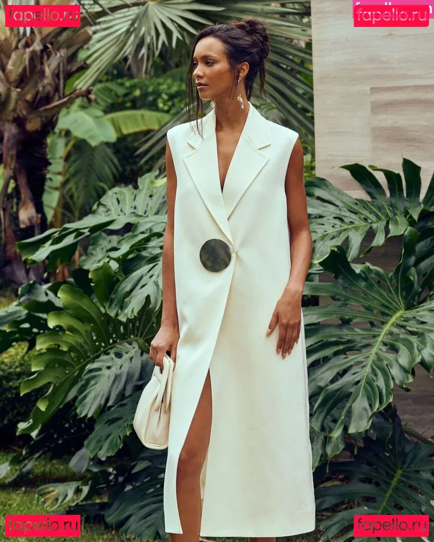 Lais Ribeiro Onlyfans Photo Gallery 