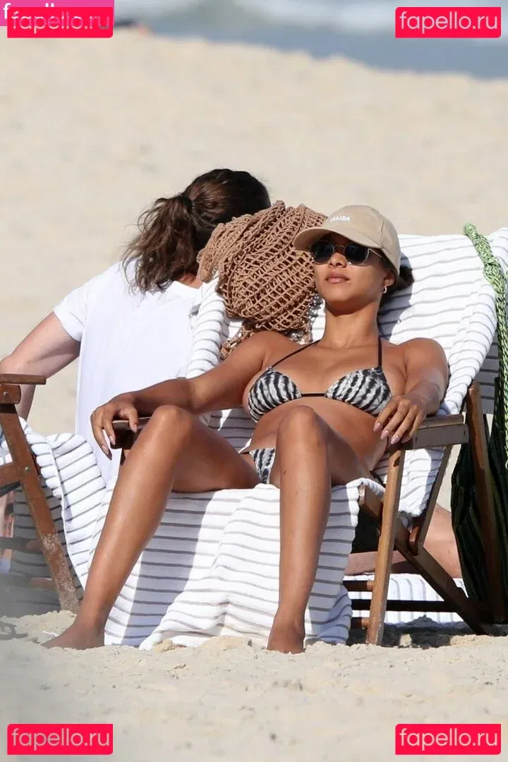 Lais Ribeiro Onlyfans Photo Gallery 