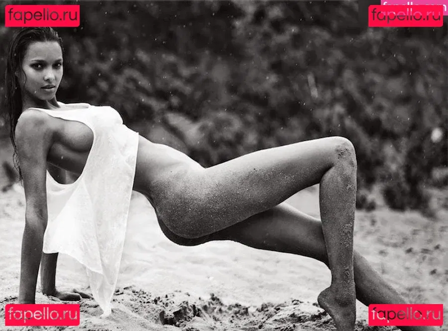 Lais Ribeiro Onlyfans Photo Gallery 