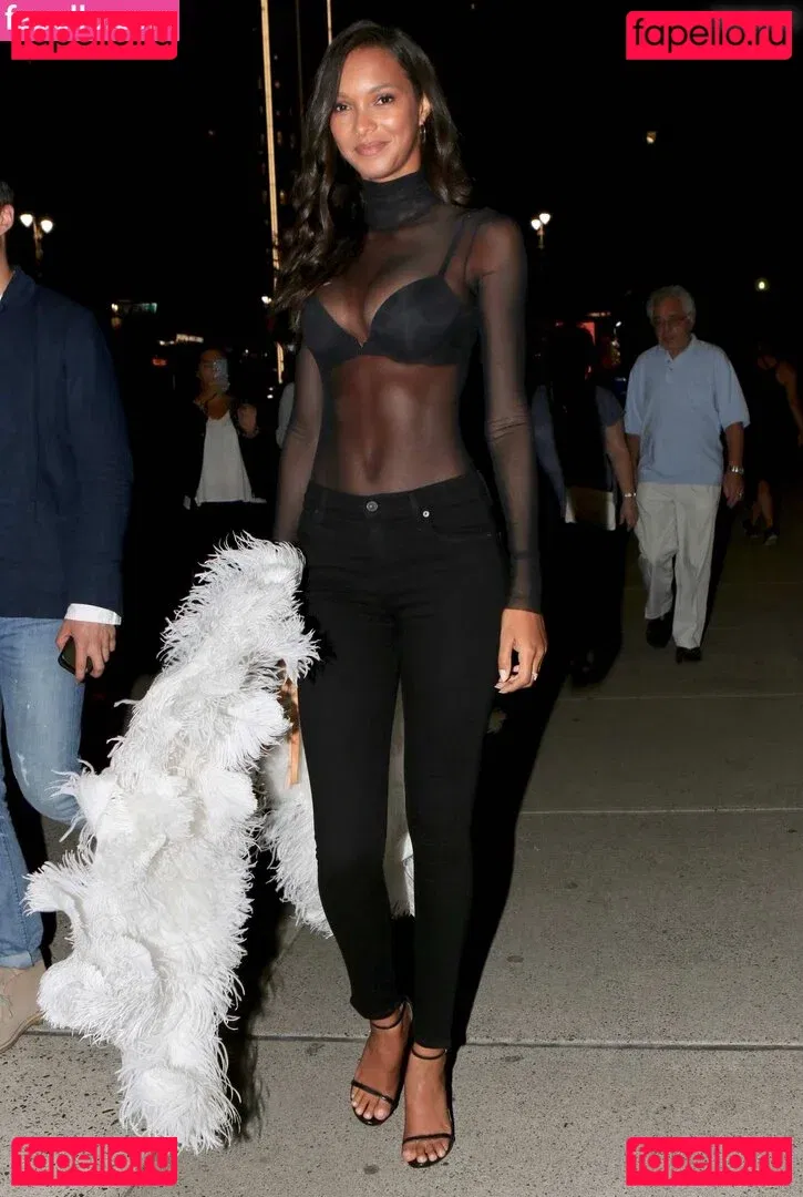 Lais Ribeiro Onlyfans Photo Gallery 