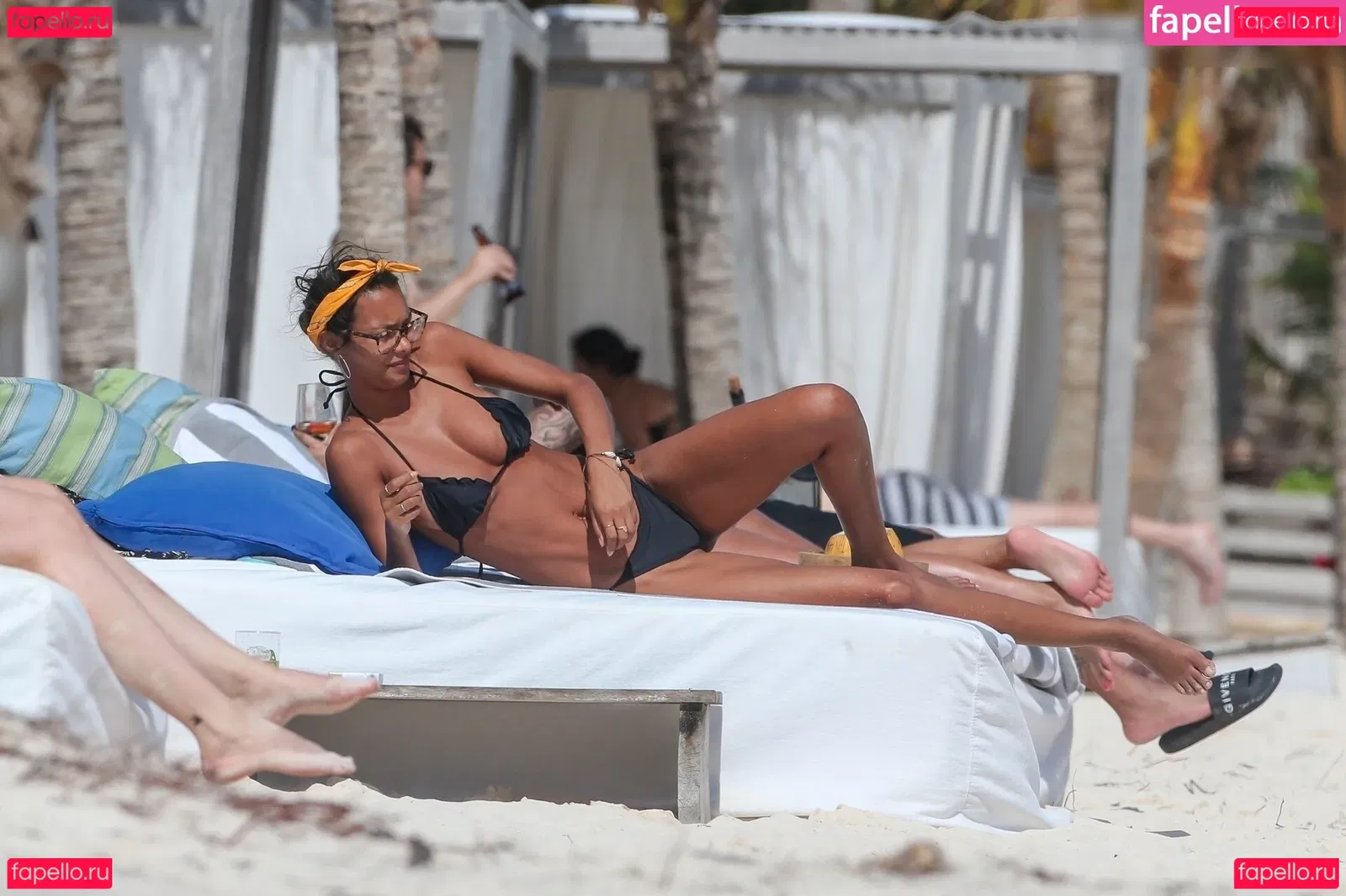 Lais Ribeiro Onlyfans Photo Gallery 