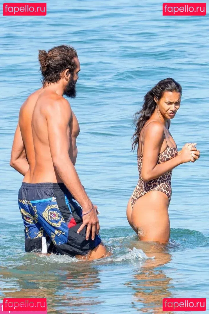 Lais Ribeiro Onlyfans Photo Gallery 