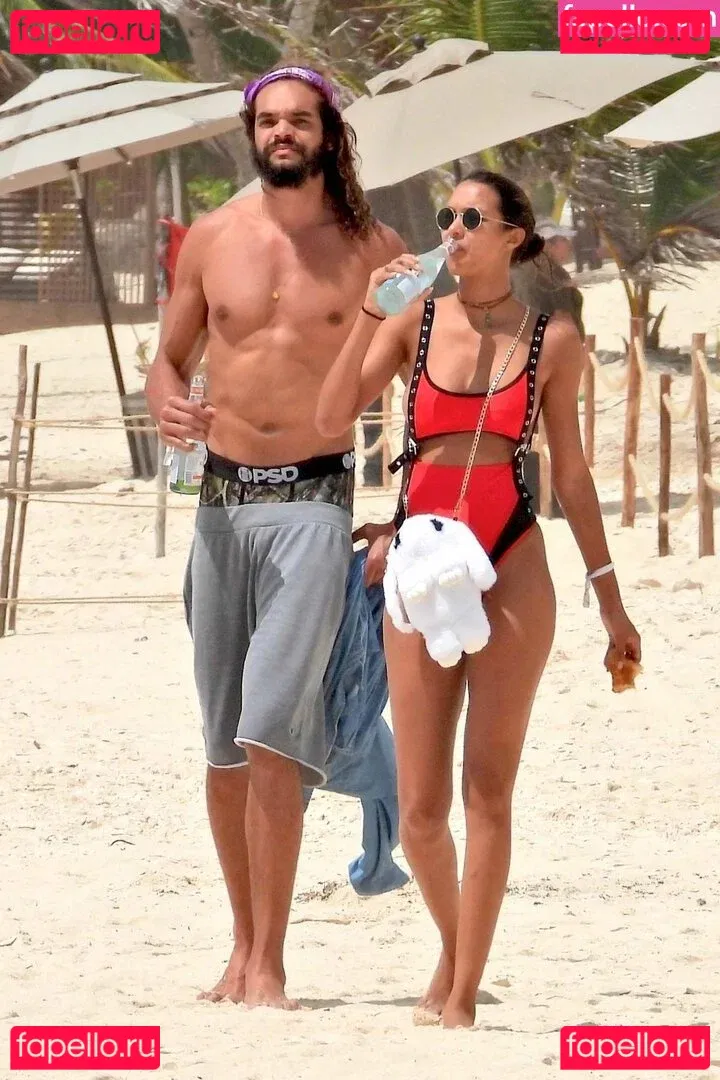 Lais Ribeiro Onlyfans Photo Gallery 