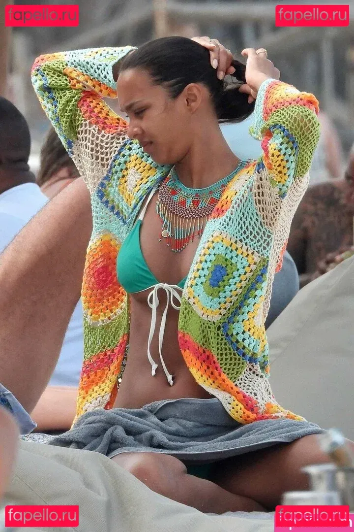 Lais Ribeiro Onlyfans Photo Gallery 