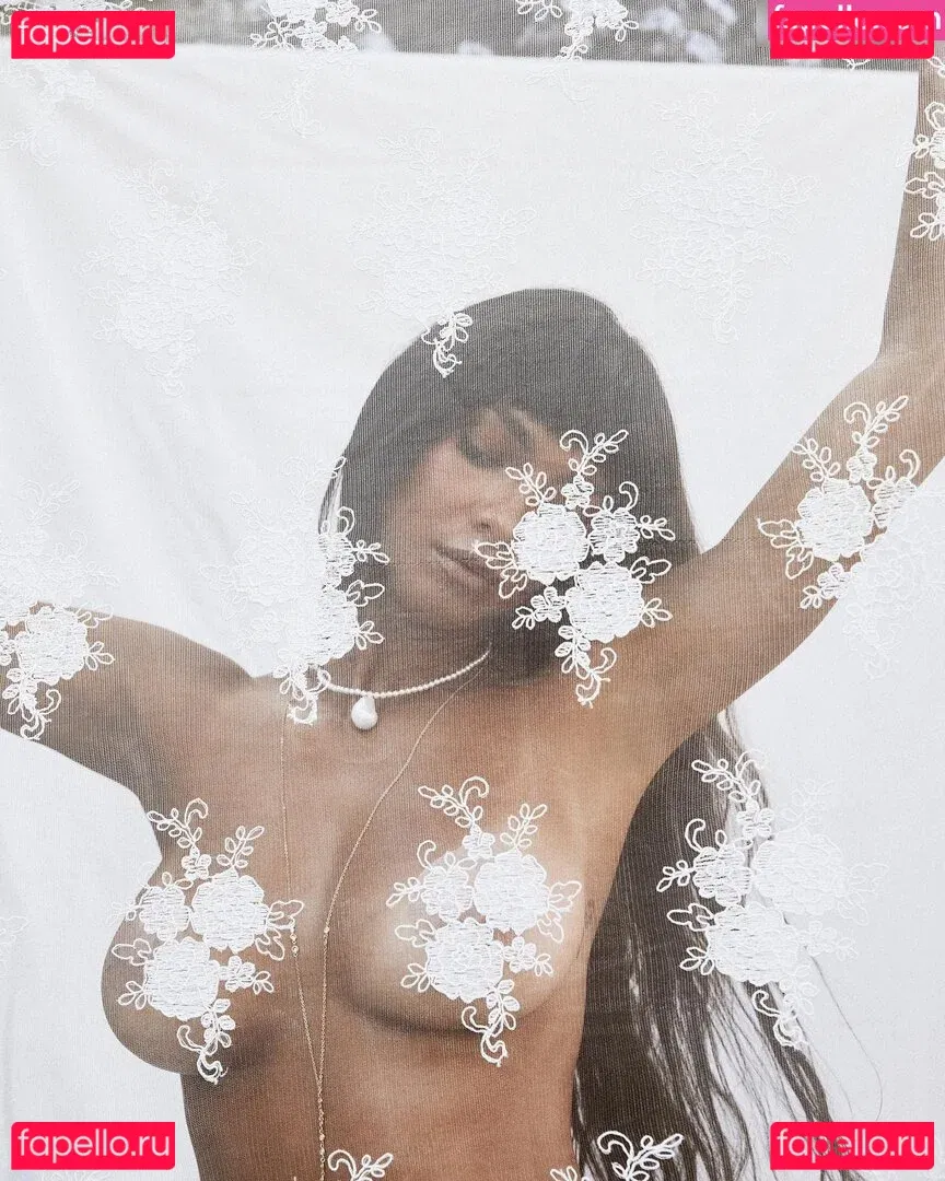 Lais Ribeiro Onlyfans Photo Gallery 