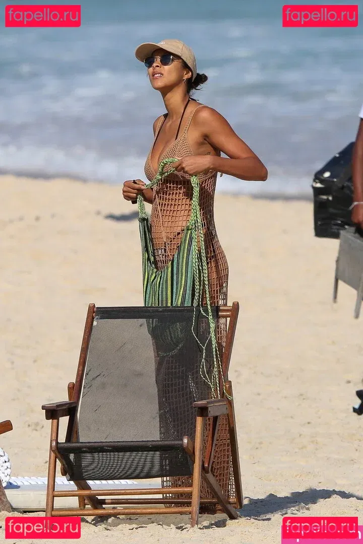 Lais Ribeiro Onlyfans Photo Gallery 