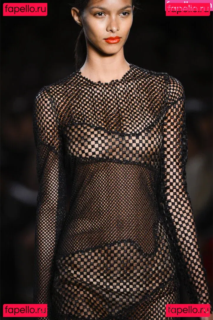 Lais Ribeiro Onlyfans Photo Gallery 